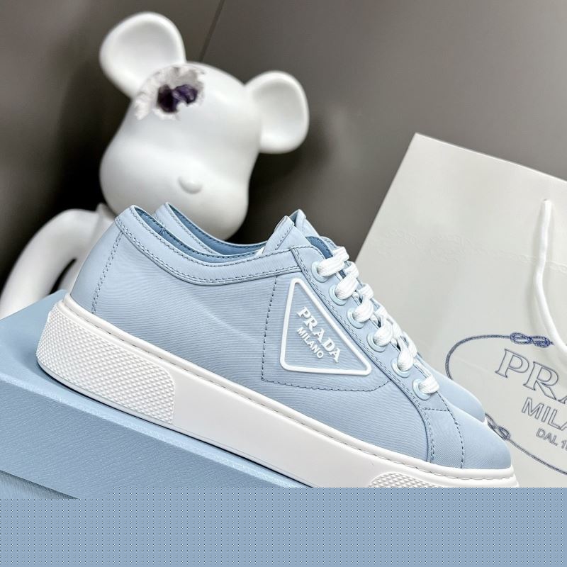 Pra*a casual shoes